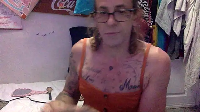 VanillaSnowcones online show from 05-28-26, 01:13
