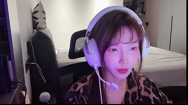 Nicole-TAT online show from 05-25-26, 02:05