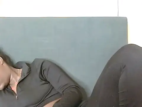 roziebeauty online show from 07-02-26, 03:51