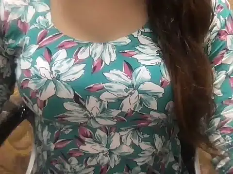 Snapshot of Avneet_ chatting on 06-15-26, 05:18 Avneet online show from 06-15-26, 05:18