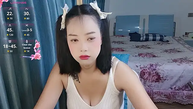 Snapshot of OnOKitten chatting on 06-15-26, 03:29 OnOKitten online show from 06-15-26, 03:29