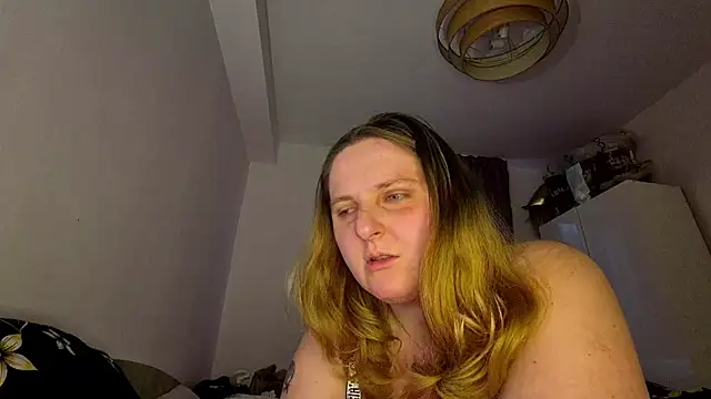 Snapshot of JessicaBake chatting on 06-13-26, 05:00 JessicaBake online show from 06-13-26, 05:00