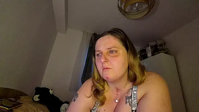 Snapshot of JessicaBake chatting on 06-30-26, 02:33 JessicaBake online show from 06-30-26, 02:33