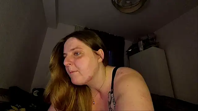 Snapshot of JessicaBake chatting on 06-19-26, 02:17 JessicaBake online show from 06-19-26, 02:17