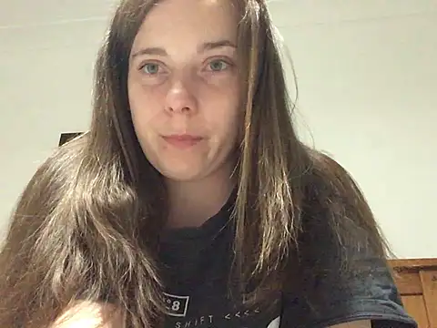 Maisie 01 online show from 05-27-26, 08:05
