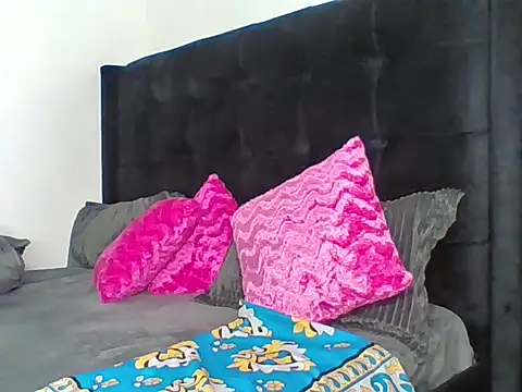 Snapshot of prettytinashe chatting on 06-02-26, 09:37 prettytinashe online show from 06-02-26, 09:37