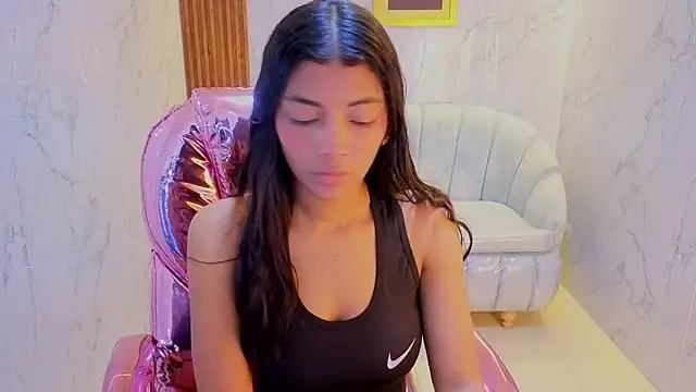 valentina gomez s online show from 06-04-26, 12:54