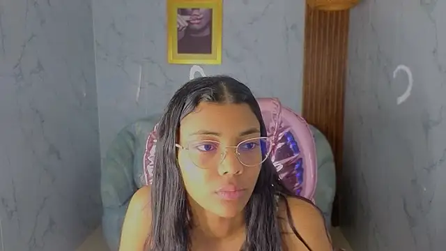 valentina gomez s online show from 06-18-26, 12:43