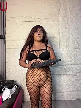 Snapshot of LyraMilano chatting on 07-16-26, 12:57 LyraMilano online show from 07-16-26, 12:57