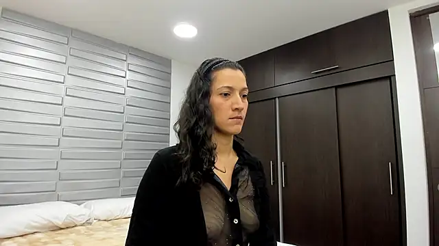 XimenaRose online show from 06-28-26, 01:01