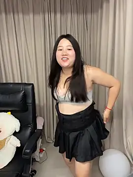 Luckysisi-s online show from 06-27-26, 02:17