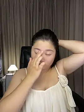 Luckysisi-s online show from 06-02-26, 03:01