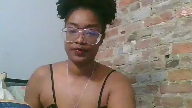 CloverGirlxo online show from 05-26-26, 04:54