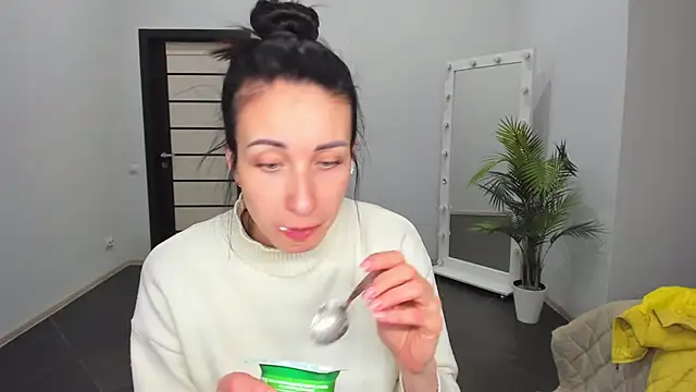 BouncySweety online show from 03-17-25, 01:50