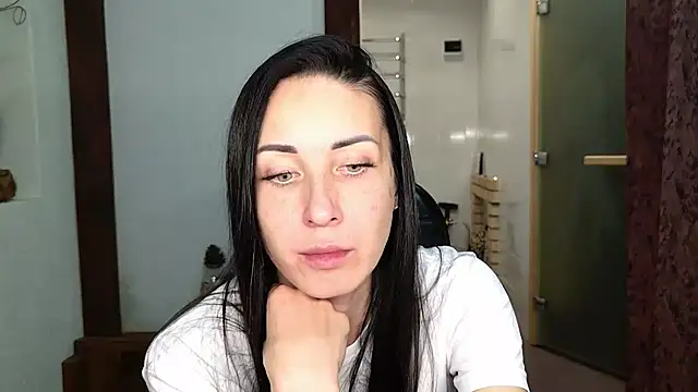 BouncySweety online show from 11-17-25, 08:02