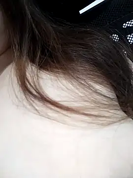 YoenLyy online show from 07-13-26, 02:22