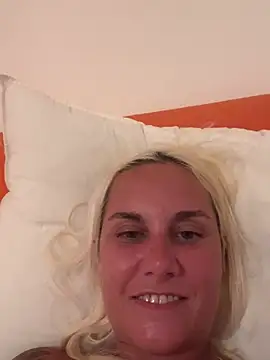 Sofia beee online show from 06-26-26, 10:59