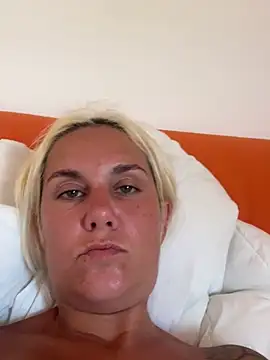 Sofia beee online show from 06-27-26, 11:05