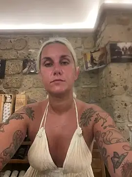 Sofia beee online show from 06-30-26, 07:58