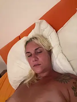 Sofia beee online show from 07-14-26, 11:38