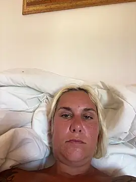 Sofia beee online show from 06-27-26, 12:22