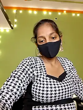 Miss Aaisha online show from 06-18-26, 08:35