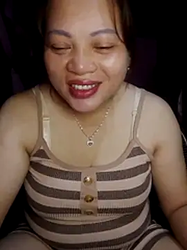 Snapshot of Qie_qir chatting on 05-31-26, 02:28 Qie qir online show from 05-31-26, 02:28