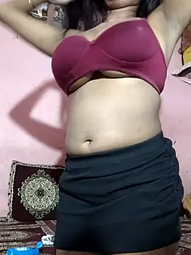 Snapshot of Miss_Fiza chatting on 06-02-26, 06:35 Miss Fiza online show from 06-02-26, 06:35