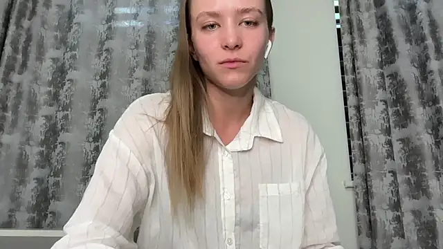 Snapshot of DanikaMory chatting on 06-24-26, 02:04 DanikaMory online show from 06-24-26, 02:04