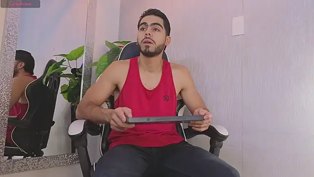 Snapshot of Jadiel_Stone chatting on 07-10-26, 12:38 Jadiel Stone online show from 07-10-26, 12:38