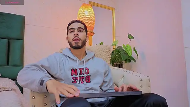 Snapshot of Jadiel_Stone chatting on 06-15-26, 12:49 Jadiel Stone online show from 06-15-26, 12:49