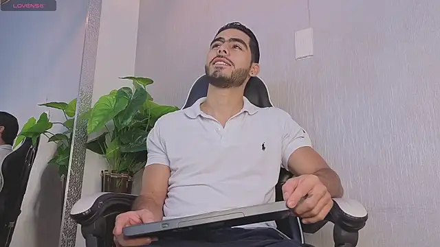 Snapshot of Jadiel_Stone chatting on 07-15-26, 12:23 Jadiel Stone online show from 07-15-26, 12:23