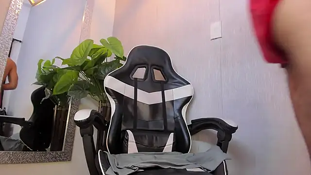 Snapshot of Jadiel_Stone chatting on 06-30-26, 12:16 Jadiel Stone online show from 06-30-26, 12:16