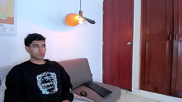 Snapshot of Damian_Rodriiguez chatting on 05-29-26, 12:22 Damian Rodriiguez online show from 05-29-26, 12:22