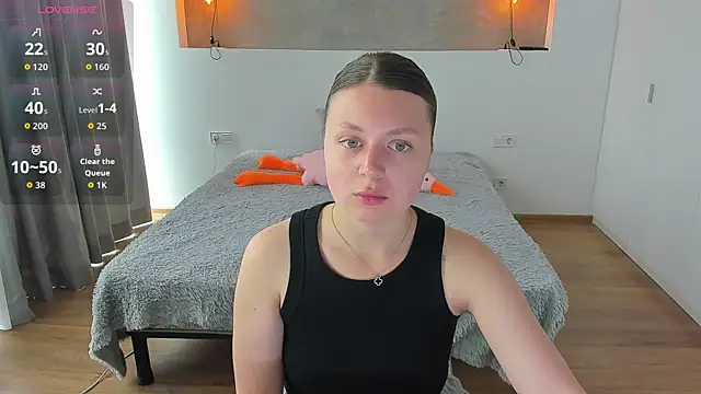 Kitkatvel online show from 06-18-26, 05:28