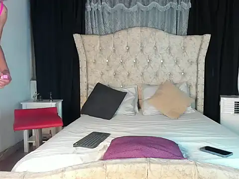 Snapshot of aura_sterling chatting on 06-08-26, 11:00 aura sterling online show from 06-08-26, 11:00
