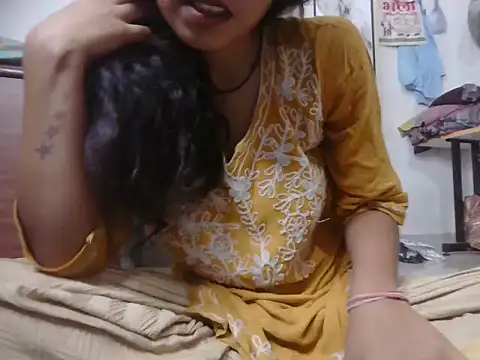 Snapshot of Desi_indian_5 chatting on 05-25-26, 06:34 Desi indian 5 online show from 05-25-26, 06:34