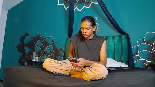 Snapshot of maxi_max0 chatting on 07-16-26, 07:33 maxi max0 online show from 07-16-26, 07:33