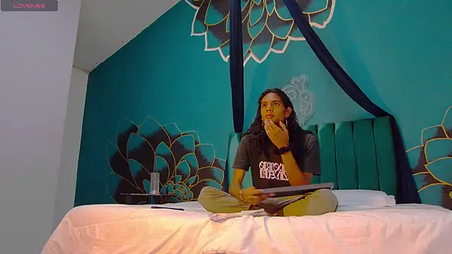 Snapshot of maxi_max0 chatting on 07-15-26, 07:32 maxi max0 online show from 07-15-26, 07:32
