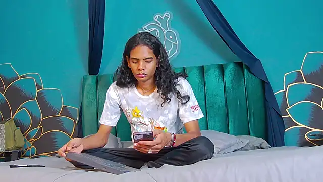 Snapshot of maxi_max0 chatting on 07-18-26, 07:22 maxi max0 online show from 07-18-26, 07:22