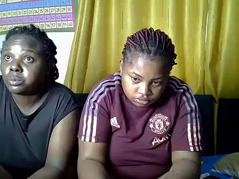 Snapshot of Sue_pretty00 chatting on 06-14-26, 02:29 Sue pretty00 online show from 06-14-26, 02:29