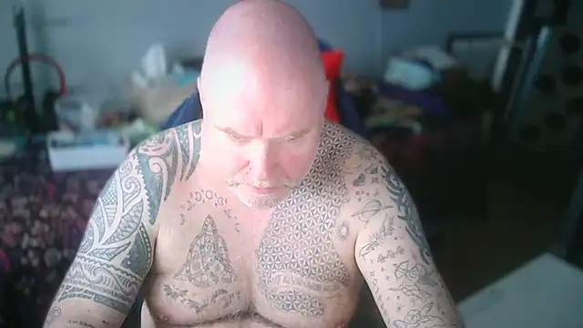 Tattooed Dilf 01 online show from 05-30-26, 02:12