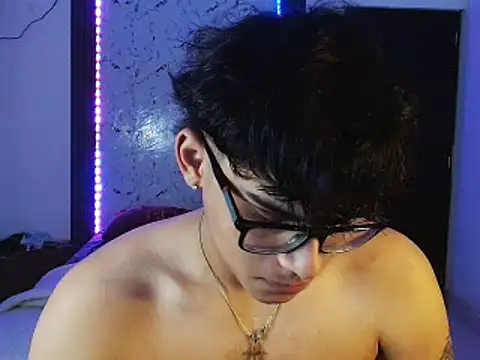 Snapshot of Mr_yisuzz chatting on 06-06-26, 11:48 Mr yisuzz online show from 06-06-26, 11:48