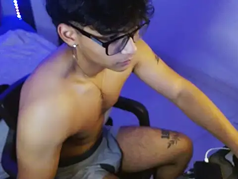 Snapshot of Mr_yisuzz chatting on 05-29-26, 11:16 Mr yisuzz online show from 05-29-26, 11:16