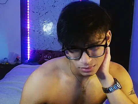 Snapshot of Mr_yisuzz chatting on 06-01-26, 11:21 Mr yisuzz online show from 06-01-26, 11:21
