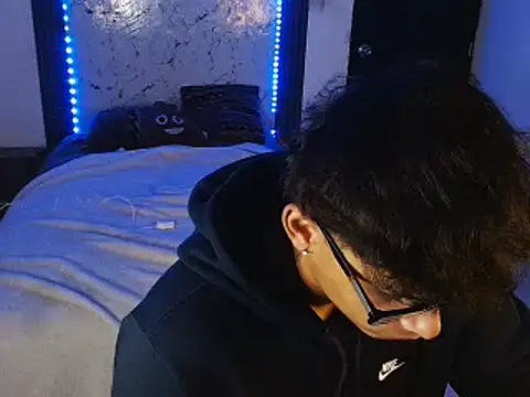 Snapshot of Mr_yisuzz chatting on 06-15-26, 11:21 Mr yisuzz online show from 06-15-26, 11:21