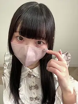 Snapshot of Reina_0129 chatting on 06-18-26, 06:56 Reina 0129 online show from 06-18-26, 06:56