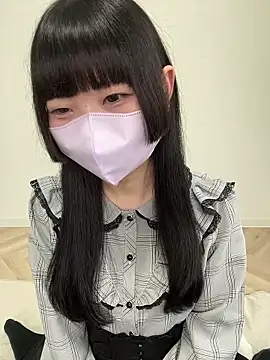 Snapshot of Reina_0129 chatting on 06-04-26, 05:23 Reina 0129 online show from 06-04-26, 05:23