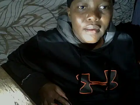 Snapshot of Thia_bunny chatting on 06-19-26, 04:24 Thia bunny online show from 06-19-26, 04:24