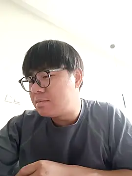 Snapshot of Yang0918 chatting on 06-23-26, 02:48 Yang0918 online show from 06-23-26, 02:48